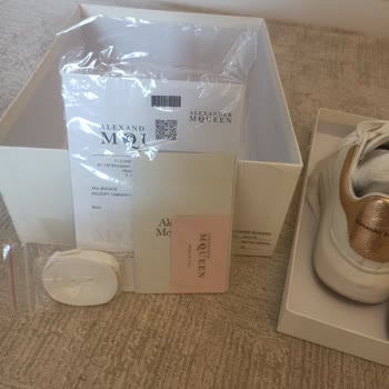 Butik Alenay Müşterilerini Mağdur Ediyor, Aldığım Ayakkabı Çok Kötü!