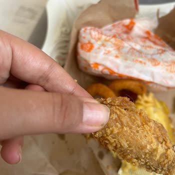 Popeyes Kıllı Tavukları Ve Extra Büyüttüğüm Patatesin Küçük Gelmesi