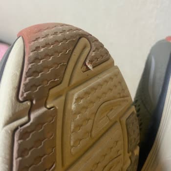Ayakkabı Dünyası Skechers Marka Ayakkabısının Alt Tabanında Açılma Mevcut