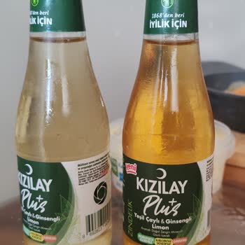 Kızılay Maden Suyu Aynı İki Üründe Farklı İki Renk