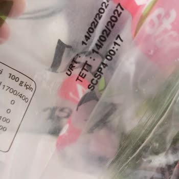 BİM Şafak Kristal Toz Şeker İçinden Siyah Siyah Cisimler Çıktı