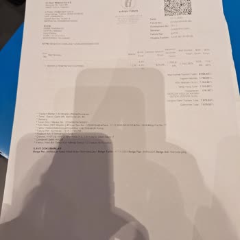 İstMarina Columbia Mağazası 3 Aylık Ayakkabıda Yırtılmalar