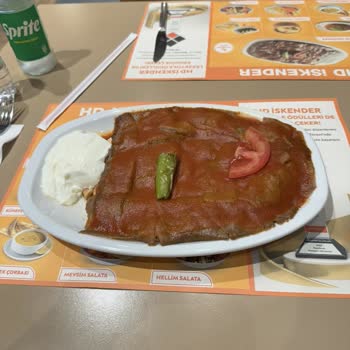 Öğlen Menüsü Hüsranı: HD İskender Vialand'da Yaşadıklarım