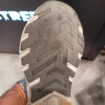 In Street Sorunlu Ürün Satıp Tüketiciyi Mağdur Ediyor.