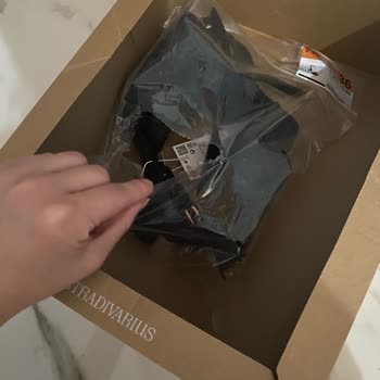 Stradivarius Kargom Açılmış Geldi