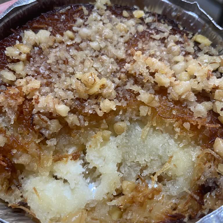 Urfalı Hacıoğlu (Bursa) Hamur Olan Bir Künefe