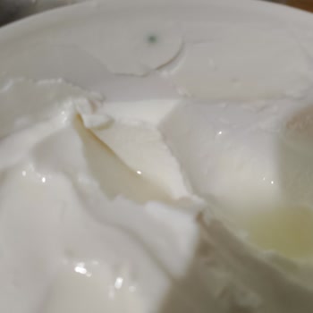 BİM Dost Süzme Yoğurt Bozuk