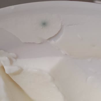 BİM Dost Süzme Yoğurt Bozuk