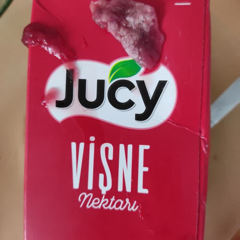 Jucy Meyve Nektarı İçinden Küflü Maddeler Çıktı!