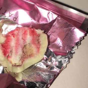 Patiswiss Çilek Drajenin İçinden Çürük Çıktı.