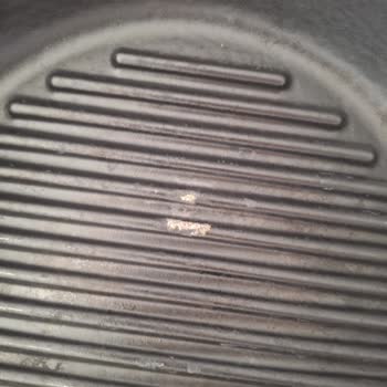 İlk Kullanımda Hayal Kırıklığı: Lava Marka Döküm Tava Sorunu