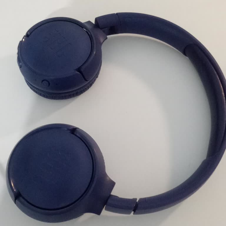 JBL Kulaklığın Şarj Soketi Bozuk Ve Kulaklık Çalışmıyor