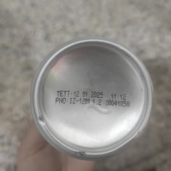 Dimes Obsesso Latte İçerisinden Beyaz Topaklar Çıktı.