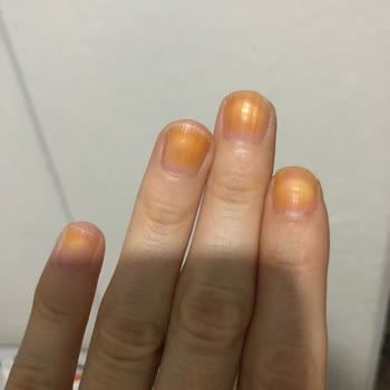 Flormar Red Flag Tırnağı Turuncu Bırakıyor