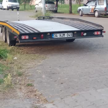 Kartepe Belediyesi Evimin Caminin Önüne Park Edilmesi