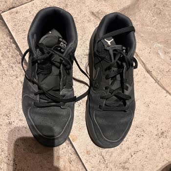 Sneaks Up Ve Nike Markaları Kötü Ürünlerine Sahip Çıkmıyorlar.