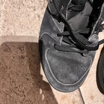 Sneaks Up Ve Nike Markaları Kötü Ürünlerine Sahip Çıkmıyorlar.