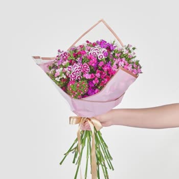 Çiçek Sepeti Farklı Ürün Ve Zamanı Dolmuş Soluk Çiçek Gönderdi