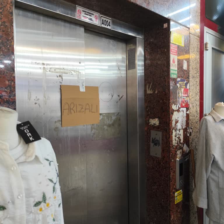 YHT (Yüksek Hızlı Tren) Yüksek Hızlı Trende Bozuk Asansör