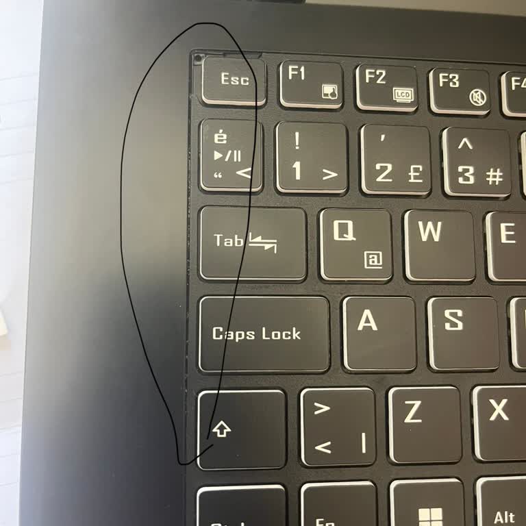 Monster Servisinden Klavyem Parçalanmış Döndü