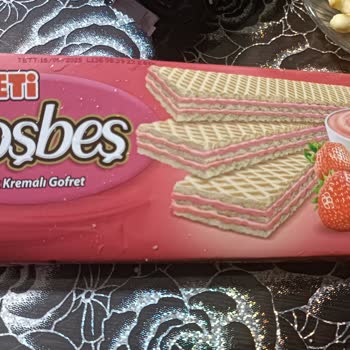 Eti Gıda Eti Hoşbeş Çilekli Gofret İçinden Çıkan