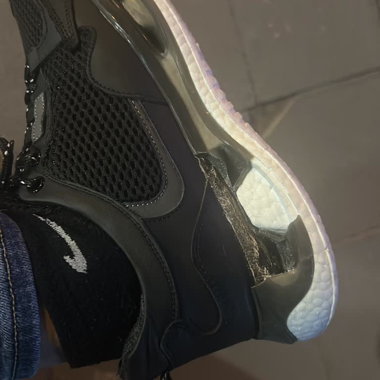 Ayakland (ayakland.com) Ayakkabının Kısa Sürede Dağılan Tabanı Ve Yetersiz Garanti Süresi