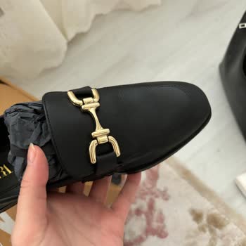 Zara Giyilmiş Ayakkabı Gönderdi!