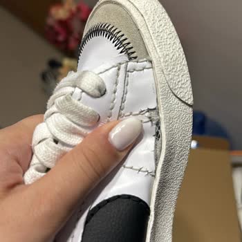 Nike Blazer Low 2 Ayda Yırtıldı
