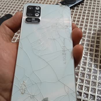 Reeder Kırık Cam Değiştirme Fiyatı Telefondan Pahalı