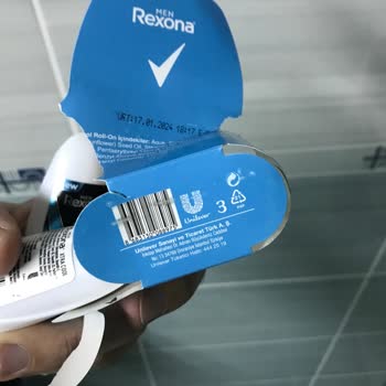 Rexona Roll On Kötü Kokuyor. Bozulmuş Yumurta Gibi Kullanamıyorum.