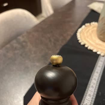 Peugeot Baharat Öğütücü & Tuz Değirmeni Crystal Arcadium Mağazası'ndan Aldığım Tuz Değirmeni Sorunlu Çalışıyor