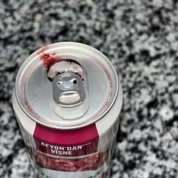 Tropicana Vişne Suyundan Katı Şeyler Çıkması