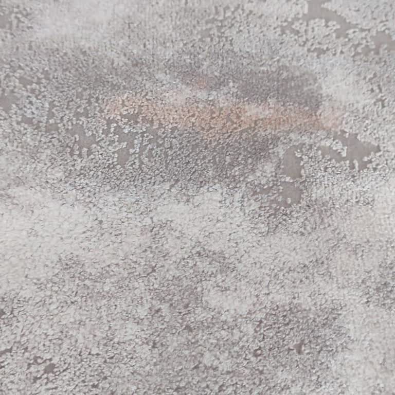 Emre Halı Dünyası Halıda Renk Solması Var.