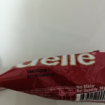 Tadelle Çikolata Şekil Bozukluğu Ve Üstünde Beyaz Lekeler