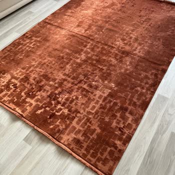 Karaca Home Karaca'dan Aldığım Halı Çok Farklı Renkte Geldi.