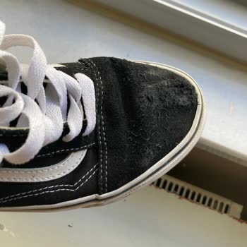 Vans Ayakkabı Yağış + Yere Düşmem Yüzünden 2. Giyişimde Yırtıldı