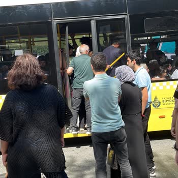 İBB - İstanbul Büyükşehir Belediyesi 500t Şikayet 1 Saat Otobüs Beklenmemeli