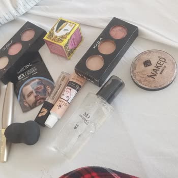 İkon Kozmetik Aldığım Makyaj Malzemesi Yerine Başka Ürün Konulmuş