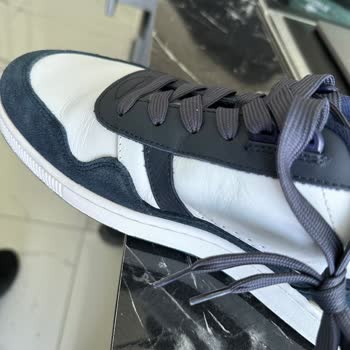 Sanal Çadır Kullanılmış Ayakkabı Gönderiyor