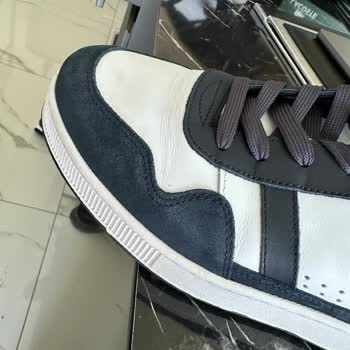 Sanal Çadır Kullanılmış Ayakkabı Gönderiyor