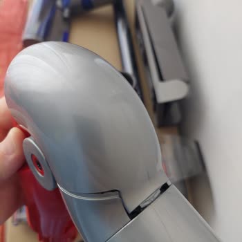 Dyson V12 Koltuk Altı Aparatı