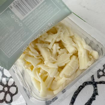 BİM Market Peynirinden Kıl Çıktı