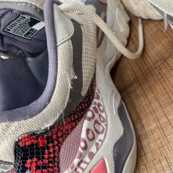 Skechers Ürününün Arkasında Dur!