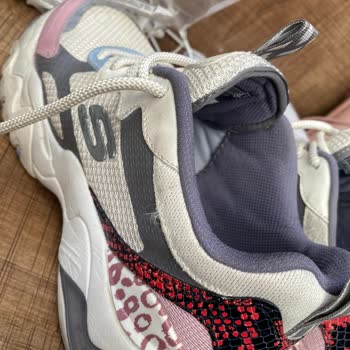 Skechers Ürününün Arkasında Dur!