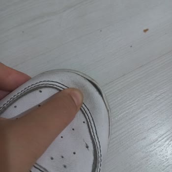 Converse Ayakkabım Açılmaya Başladı