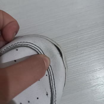 Converse Ayakkabım Açılmaya Başladı