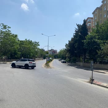 İBB - İstanbul Büyükşehir Belediyesi Yaya Geçidi Ve Yola Set Yapılması Hk