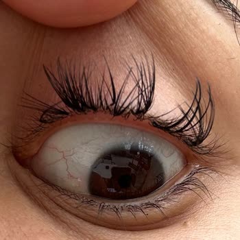 Neslim Güngen Güzellik Esenler Şubesinde İpek Kirpik Uygulaması Sorunu