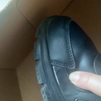 Skechers Kusurlu Üretimi Olan Ürüne Sahip Çıkmıyor