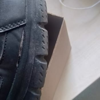 Skechers Kusurlu Üretimi Olan Ürüne Sahip Çıkmıyor